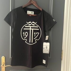 NWT, 1917 Roots Canada 100% cotton black crew neck t-shirt